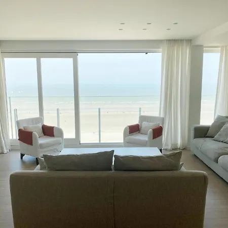In With Ocean Views, Cleaning Included Lägenhet *